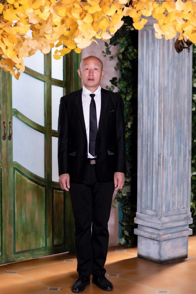 �������